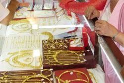 Giá vàng hôm nay 26-7: Cả thị trường “bất động”