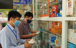 Nhiều sản phẩm trong danh mục hỗ trợ điều trị Covid-19 bị Bộ Y tế thu hồi đã tăng giá