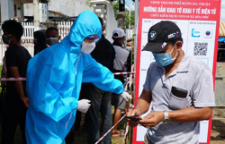 Triển khai hệ thống quản lý khai báo y tế điện tử tại các chốt phòng, chống dịch COVID-19