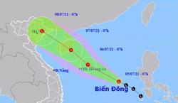 Vùng áp thấp vào Biển Đông, khả năng mạnh thêm