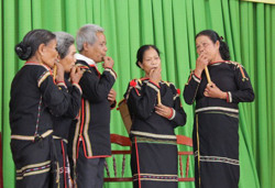 Bảo tồn văn hóa dân gian bằng hình thức câu lạc bộ