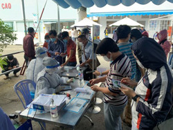 Yêu cầu giấy xét nghiệm Covid-19: Có lợi bất cập hại?