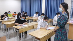 Thi tốt nghiệp THPT 2021: Vừa ‘vượt vũ môn’ vừa chống dịch