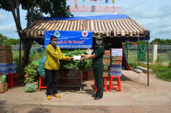 “Chuyến xe yêu thương” tại xã biên giới Ia R’vê