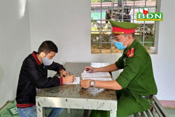 Bắt, xử lý 1 nhóm đối tượng tàng trữ, sử dụng trái phép chất ma túy