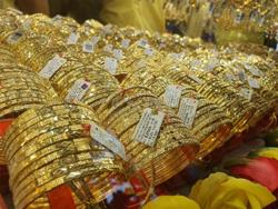 Giá vàng hôm nay 16-8: Giá vàng SJC lại bỏ xa giá thế giới