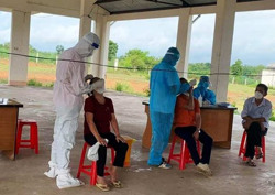 Huyện Buôn Đôn test ngẫu nhiên 300 người để tầm soát dịch COVID-19