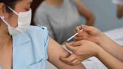 Sau khi tiêm vaccine phòng Covid -19, người dân không nên chủ quan, lơ là
