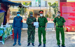 Công an huyện Krông Pắc quyên góp, trao 42 triệu đồng ủng hộ lực lượng phòng, chống dịch địa phương