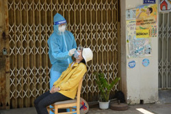 Phong tỏa khu dân cư trên đường Y Wang do liên quan đến một ca bệnh chưa rõ nguồn lây