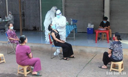 Ea Kar tổ chức test nhanh COVID-19 cho 11.250 hộ đồng bào dân tộc thiểu số