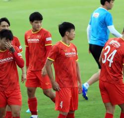 Đội tuyển Việt Nam: Mỏng manh hàng thủ