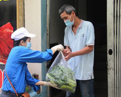 Ấm áp “Siêu thị di động 0 đồng”