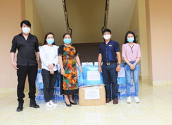 TP. Buôn Ma Thuột tiếp nhận đồ bảo hộ y tế hỗ trợ phòng, chống dịch COVID-19