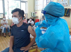 TP. Buôn Ma Thuột: Đẩy nhanh tiến độ tiêm vắc xin cho nhóm đối tượng có nguy cơ cao