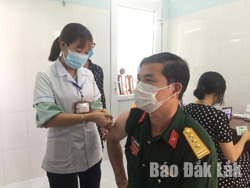 Đến quý I-2022 phấn đấu có trên 70% dân số Đắk Lắk được tiêm vắc-xin phòng COVID-19