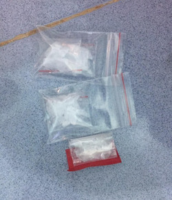 Bắt quả tang 4 đối tượng mua bán, tàng trữ ma túy