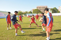 Các cầu thủ Câu lạc bộ bóng đá Đắk Lắk tạm thời nghỉ tập luyện