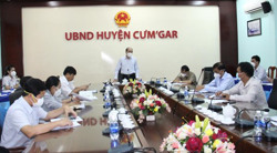 ​​​​​​​Chủ tịch UBND tỉnh kiểm tra công tác phòng, chống dịch COVID-9 tại huyện Cư M’gar