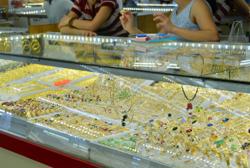 Giá vàng hôm nay 11-9: Giảm sốc trước sự hấp dẫn của USD