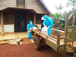 “Áo xanh” xung kích ở vùng tâm dịch