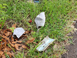 Nguy cơ phát tán mầm bệnh COVID-19 từ rác khẩu trang y tế