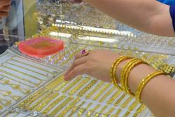 Giá vàng hôm nay 15-9: Tăng mạnh, USD bị bán tháo