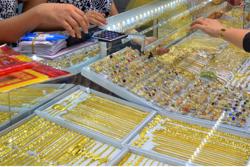 Giá vàng hôm nay 18-9: Nhà đầu tư tranh thủ bán khống