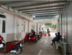 Đi khám bệnh phải trả tiền test nhanh COVID-19?