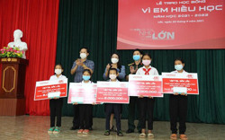 Viettel Đắk Lắk: Trao 100 suất học bổng “Vì em hiếu học” tặng học sinh nghèo học giỏi huyện Lắk