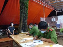 Liên tiếp phát hiện việc dùng xe cứu thương chở người từ vùng có dịch về