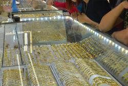 Giá vàng hôm nay 25-9: Nhà đầu tư “đánh lên” và bán khống