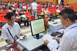 Tuyển sinh 2021: Sôi động xét tuyển bổ sung
