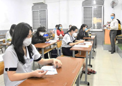 Điểm thi chênh lệch xa điểm học bạ, do đâu?