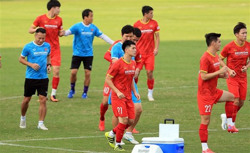 Trung vệ Đình Trọng bình phục chấn thương, có thể ra sân đấu Trung Quốc