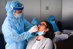 Giá xét nghiệm Covid-19 cao do đâu?