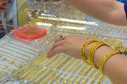 Giá vàng hôm nay 30-9: Tiếp tục giảm mạnh trước sự áp đảo của USD