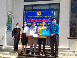 Huyện Krông Năng: Bàn giao nhà “Mái ấm công đoàn” cho đoàn viên khó khăn