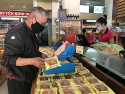 Thị trường bánh trung thu: Khởi động muộn, sức mua dự đoán giảm mạnh