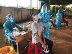 Huyện Krông Búk: Khẩn trương xét nghiệm COVID-19 theo hộ gia đình