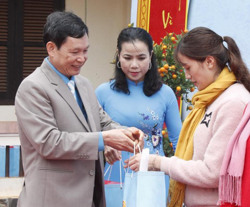 Gần 1,5 tỷ đồng hỗ trợ đoàn viên, người lao động dịp Tết Nhâm Dần