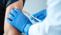 Thủ tướng yêu cầu thần tốc tiêm vaccine và thực hiện biện pháp phòng dịch