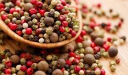 Giá tiêu hôm nay 14/1: Đồng loạt giảm 500 đ/kg