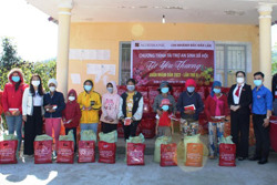 Chương trình “Tết yêu thương” tại buôn Liêng Krắk