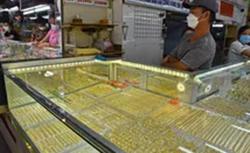 Giá vàng hôm nay 15-1: Giảm do USD đảo chiều tăng giá