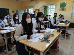 Thủ tướng yêu cầu xem xét cho học sinh trên 12 tuổi học trực tiếp sau Tết sớm nhất có thể