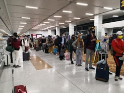 TP HCM: 3 ca nhiễm Omicron mới có nguồn lây liên quan một người từ Mỹ về