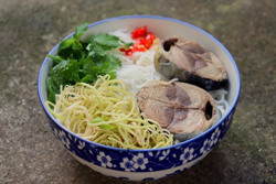 Về Quế Sơn nhớ ăn bún sắn