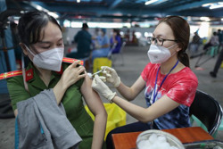 Tiêm mũi 3 loại vắc-xin nào là tốt nhất?