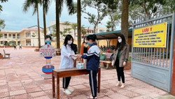 Sống chung với dịch